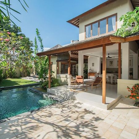 Villa Shanti, Sitara Villa Group Seminyak Exterior foto