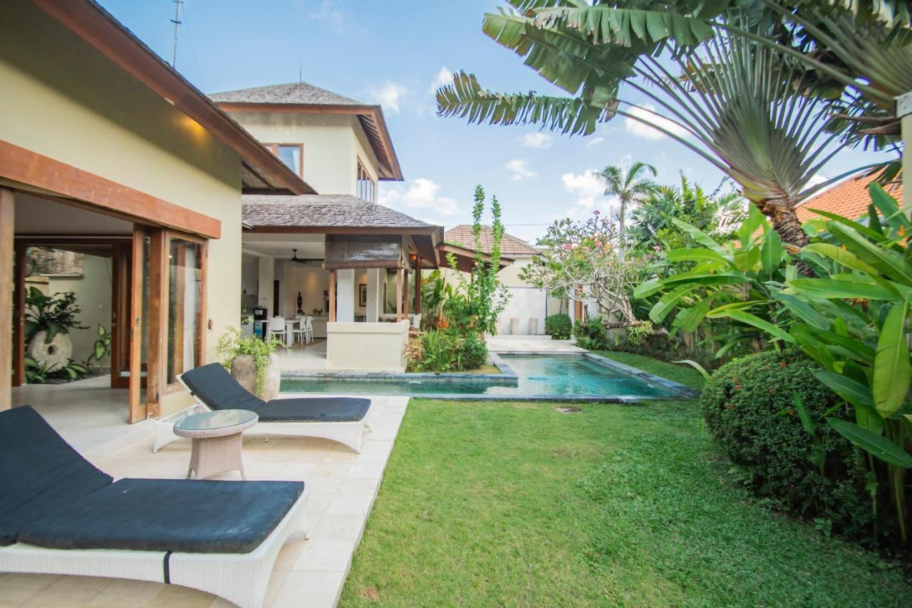 Villa Shanti, Sitara Villa Group Seminyak Exterior foto